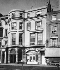 Ellis-Son-Vidler-Wine-Merchants-Grand-Parade-1926